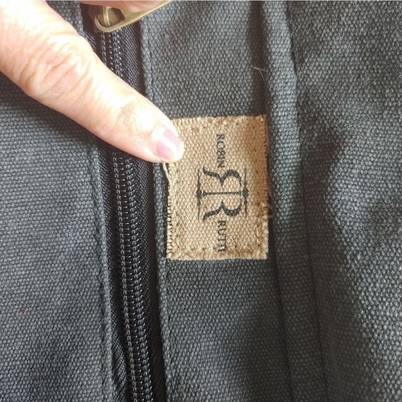 ROBIN RUTH MESSENGER BAG - Picture 11 of 11